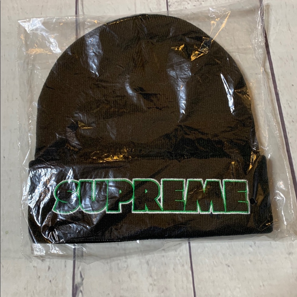 Supreme Outline Beanie